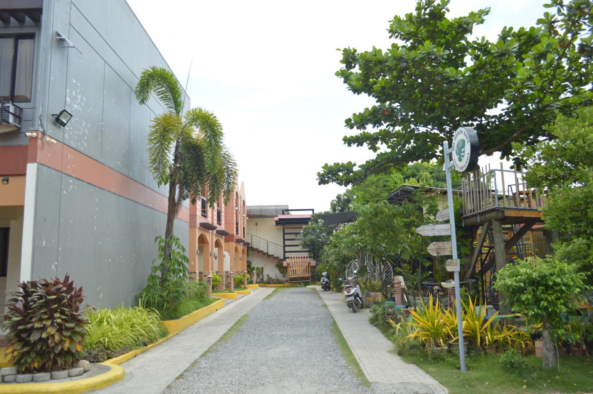 Manora Apartment Talisay  Ngoại thất bức ảnh