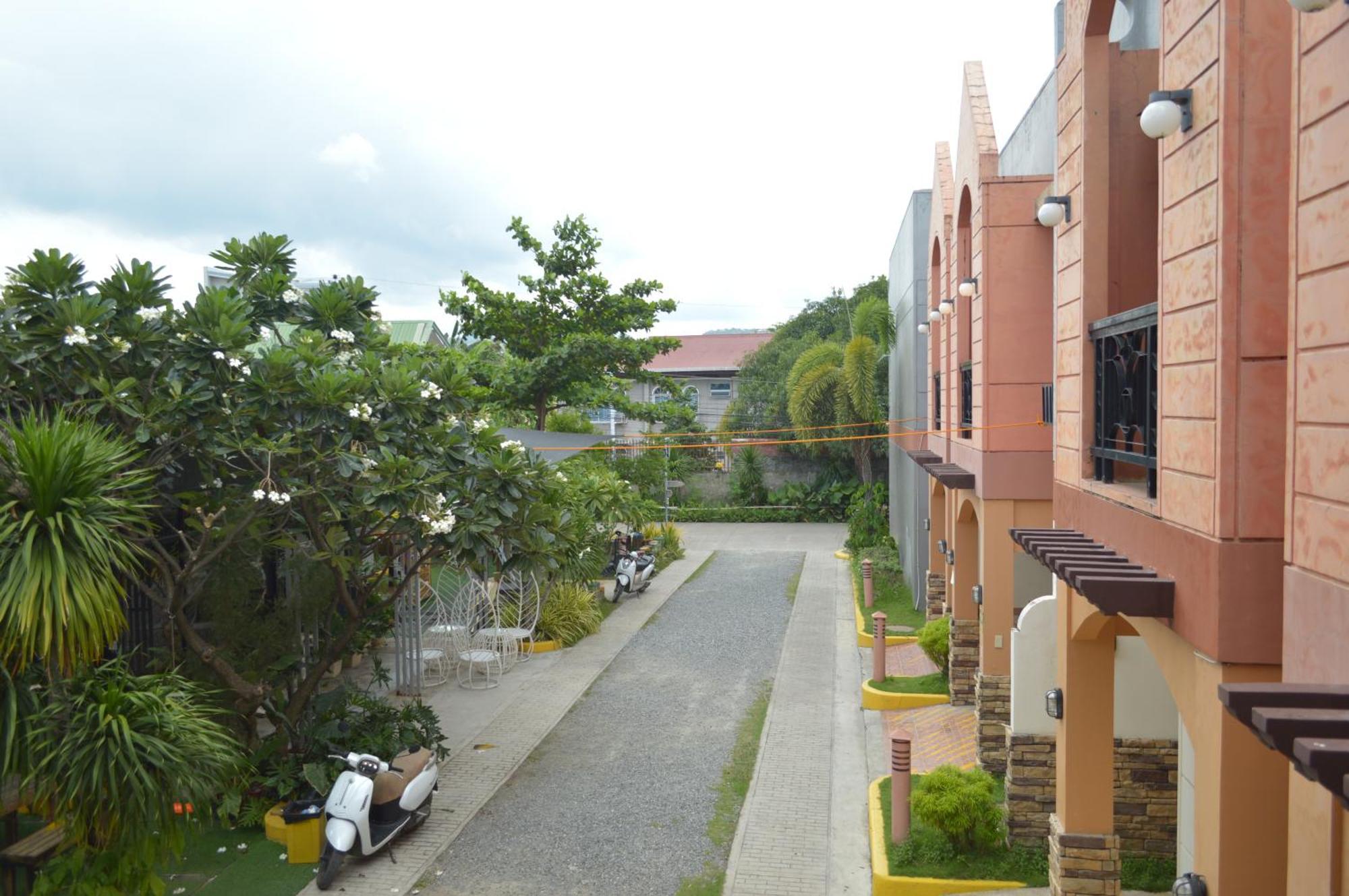 Manora Apartment Talisay  Ngoại thất bức ảnh