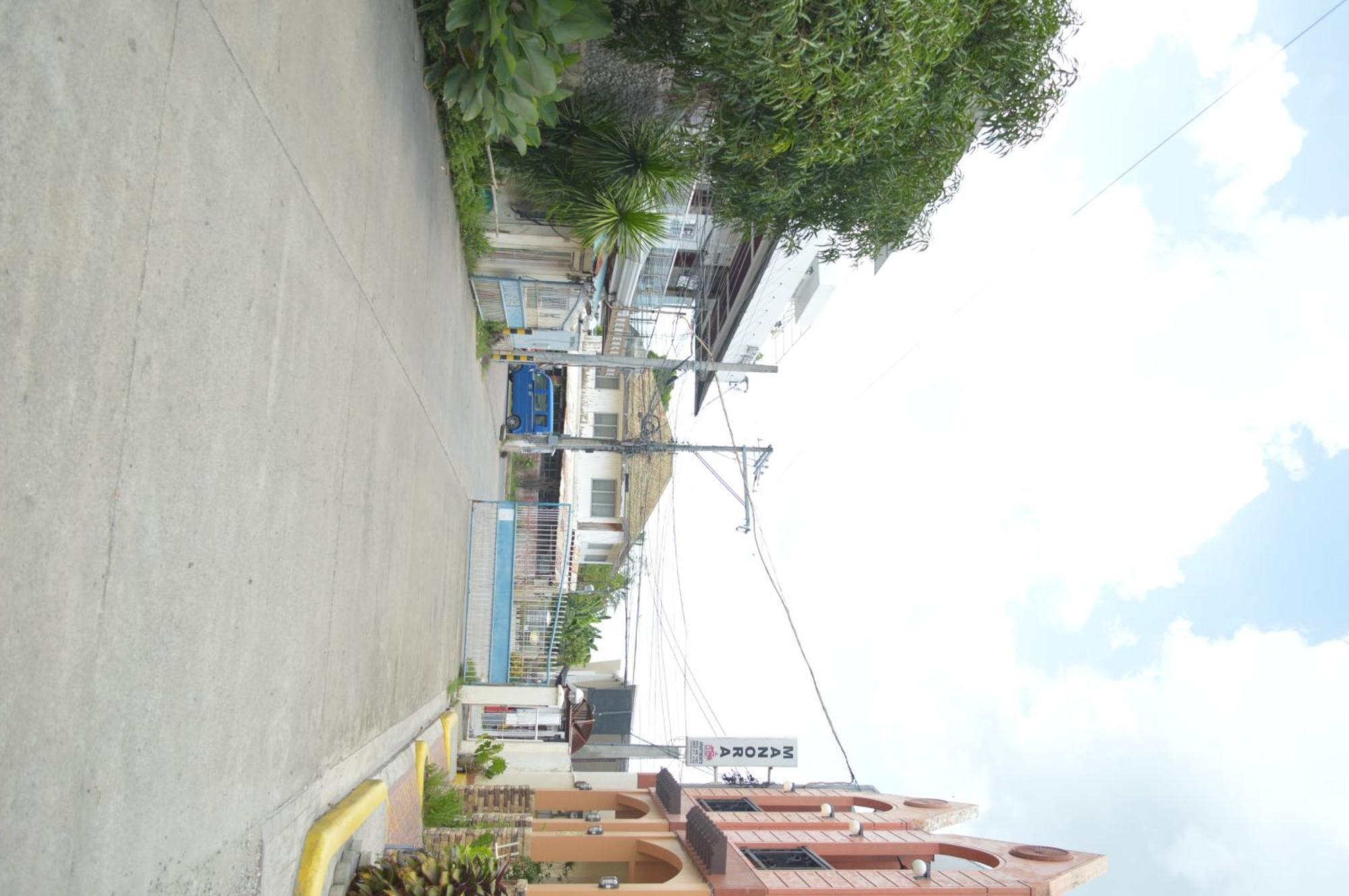 Manora Apartment Talisay  Ngoại thất bức ảnh