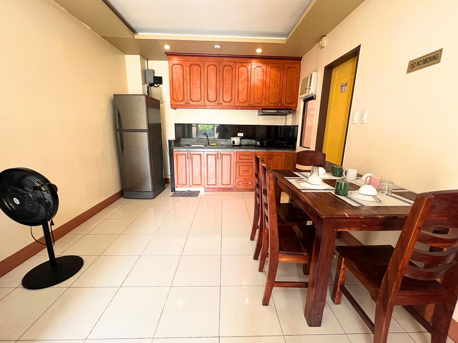 Manora Apartment Talisay  Ngoại thất bức ảnh