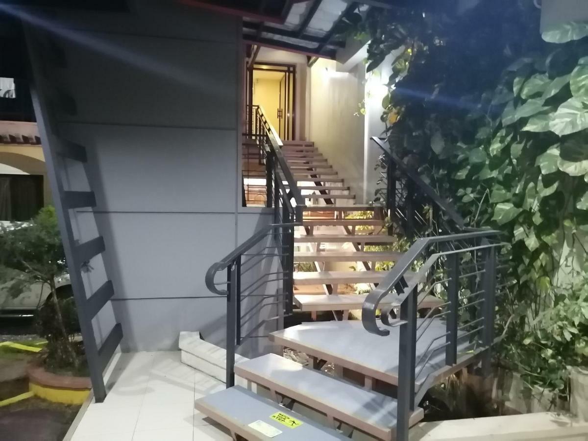 Manora Apartment Talisay  Ngoại thất bức ảnh