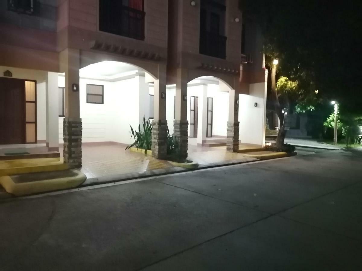 Manora Apartment Talisay  Ngoại thất bức ảnh